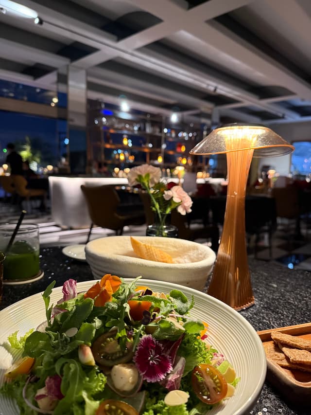 Cloud Nine Restaurant Sai Gon gallery 2